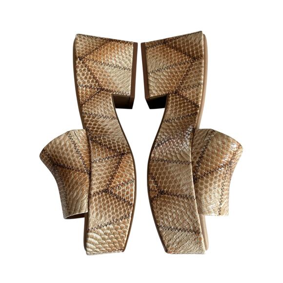 Katy Perry Busy Bee Slip-On Round Toe Tan Platform Heel Sandals Women’s Size 6 - Picture 3 of 7